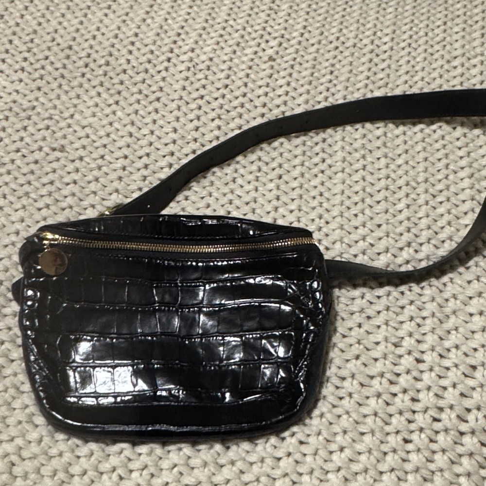 Clare v belt bag